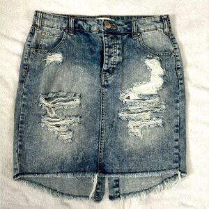 High‑Waist Distressed Denim Skirt – Raw Hem A‑Line‎ Mini – Size 7
